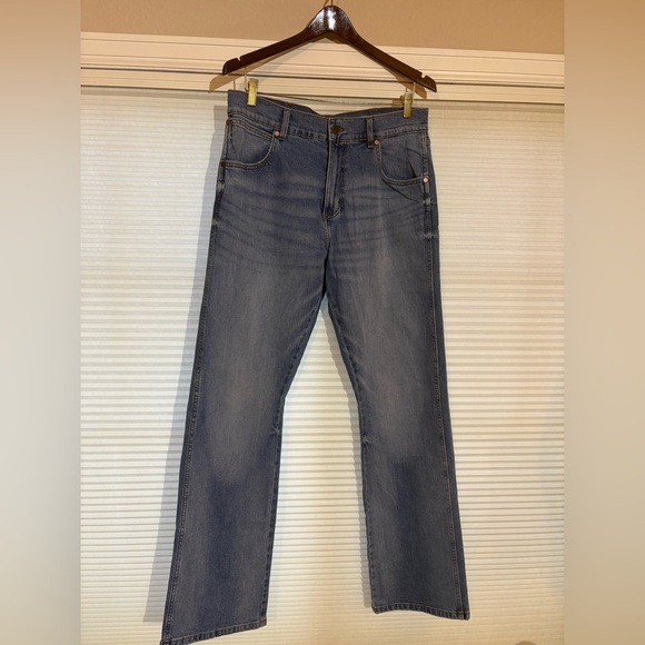 Wrangler Men's Relaxed Boot Jeans - Picture 1 of 6